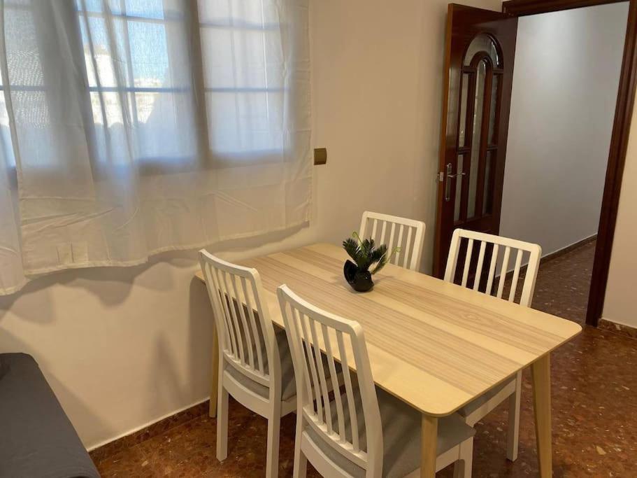 Piso Grande De 120 M2, A 15' De La Playa En Coche Apartment Huelva Luaran gambar
